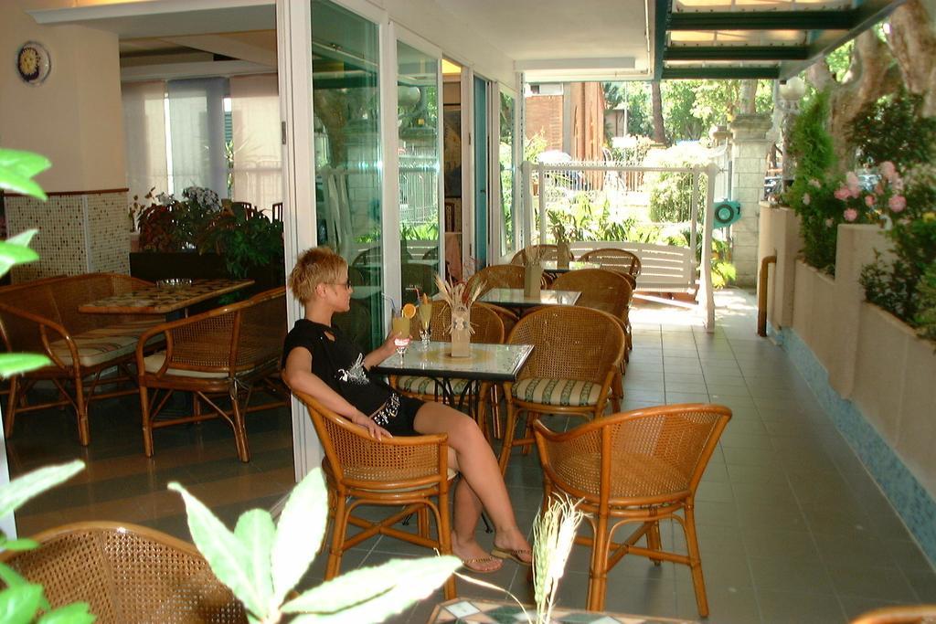 Hotel Kadett Rimini Exterior foto